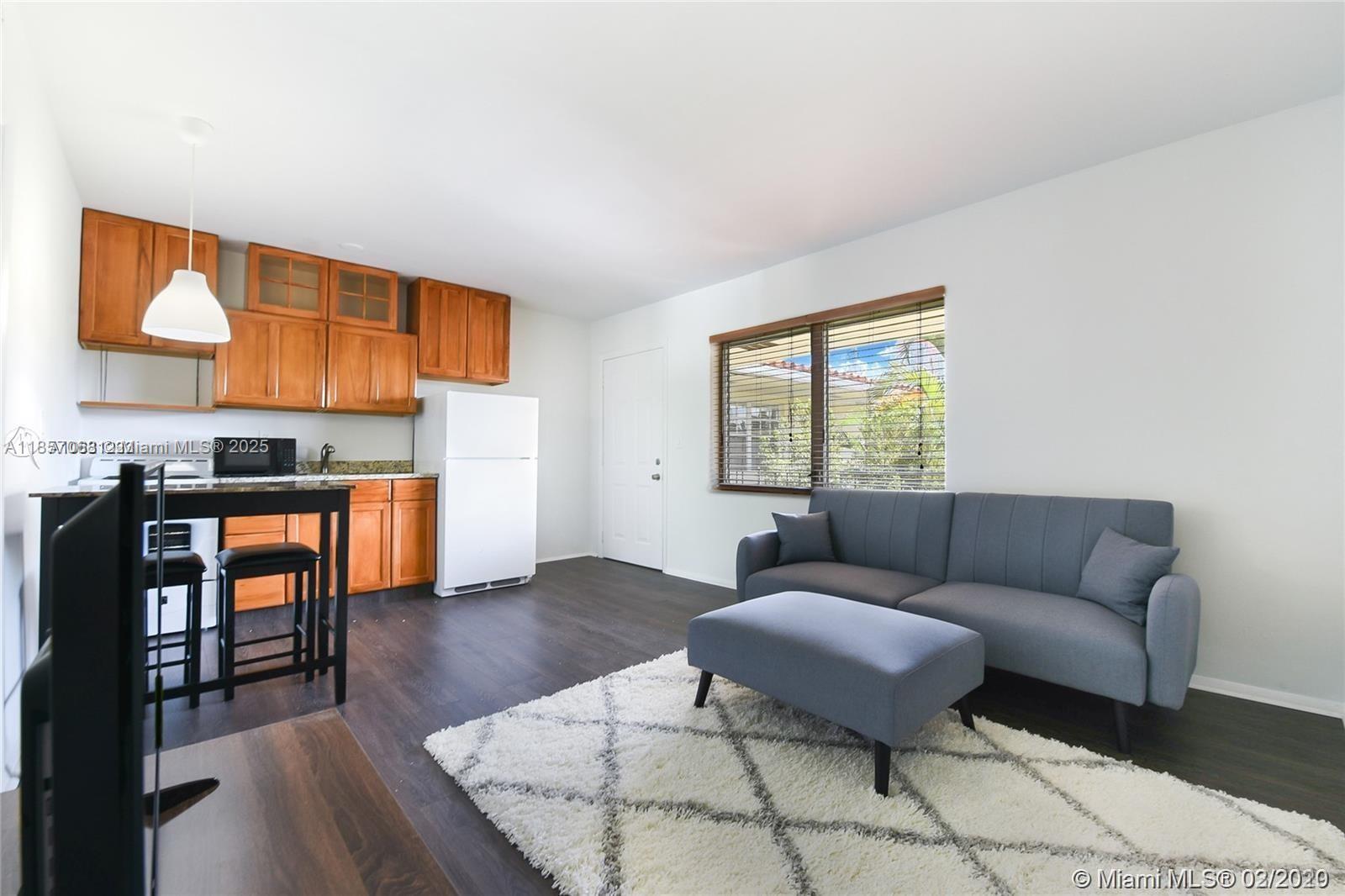 345 Michigan Ave #17