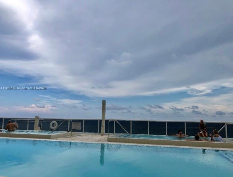 image Beach Club14