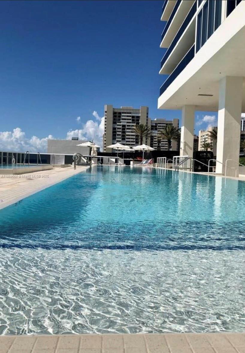 image Beach Club4