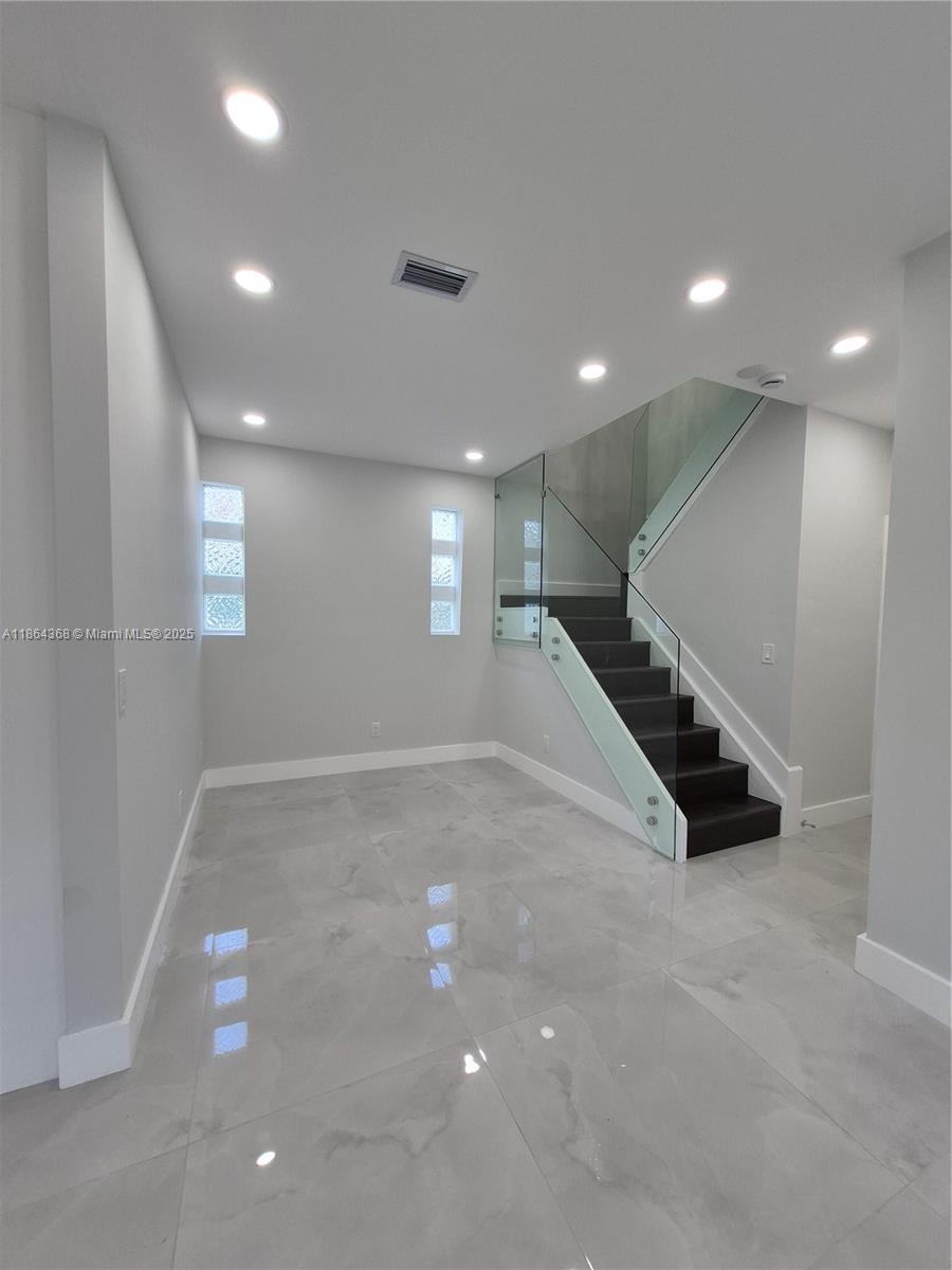 2176 NW 184th Way Pembroke Pines, FL 33029