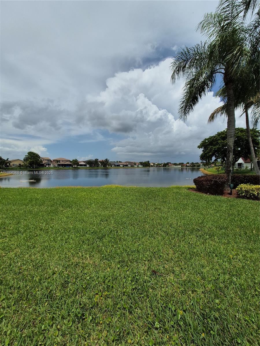 2176 NW 184th Way Pembroke Pines, FL 33029