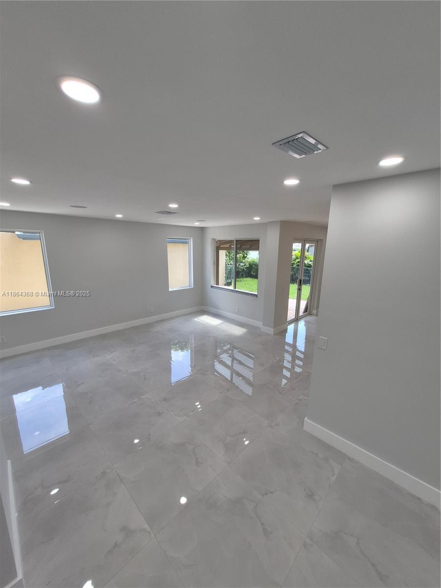 2176 NW 184th Way Pembroke Pines, FL 33029