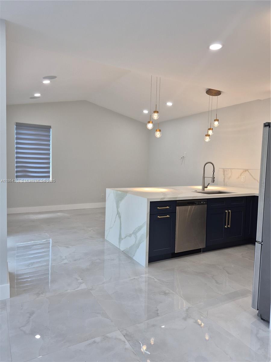 2176 NW 184th Way Pembroke Pines, FL 33029