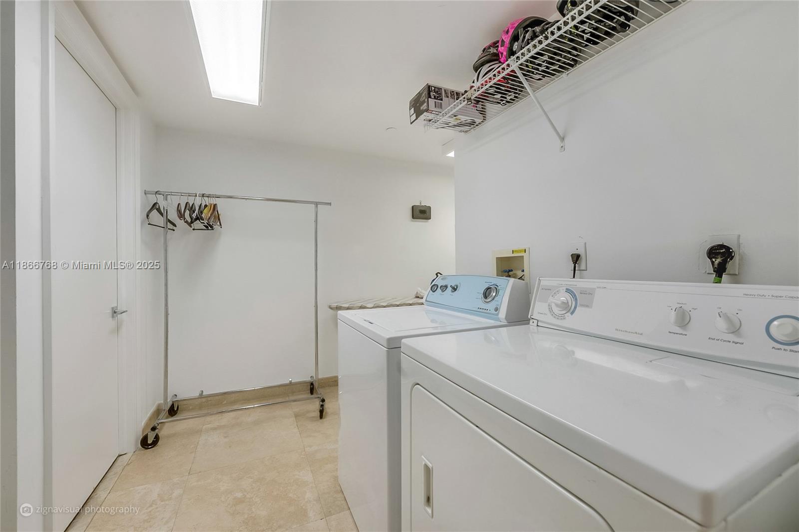 430 Grand Bay Dr #302 Key Biscayne, FL 33149