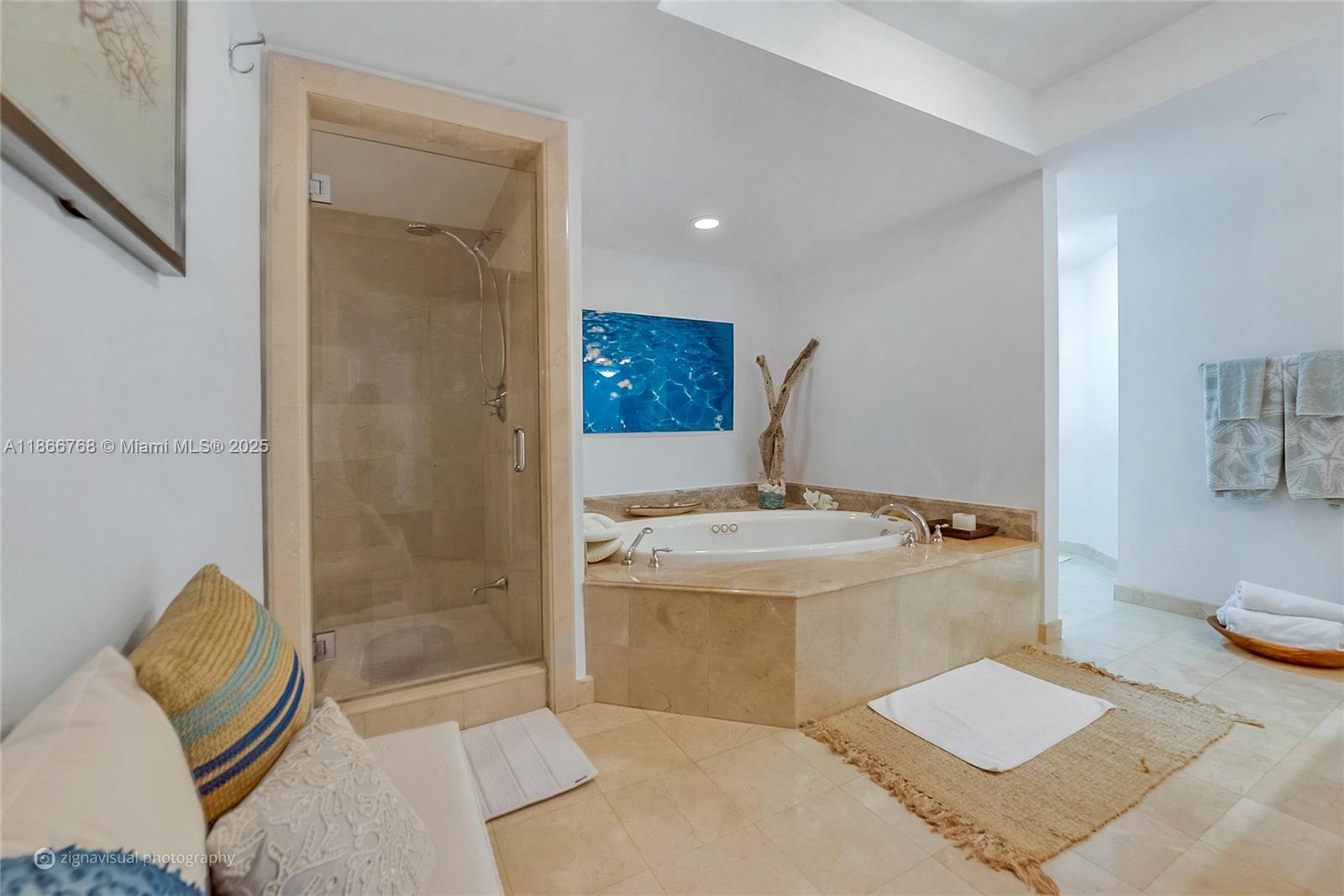 430 Grand Bay Dr #302 Key Biscayne, FL 33149