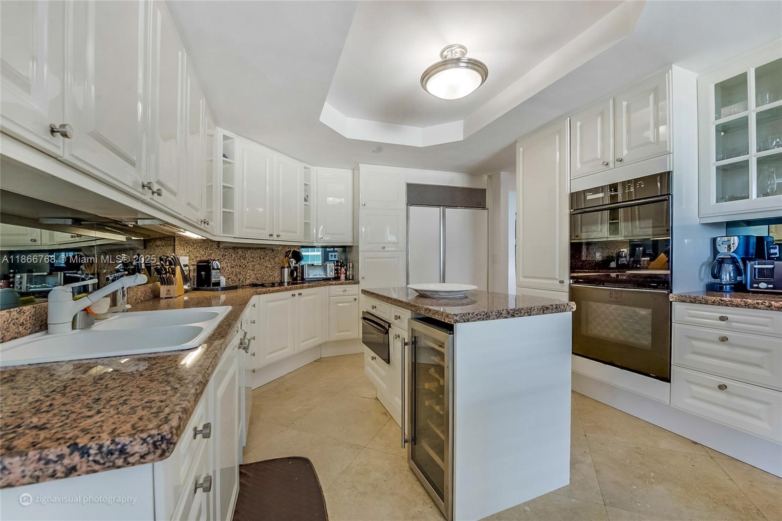 430 Grand Bay Dr #302 Key Biscayne, FL 33149