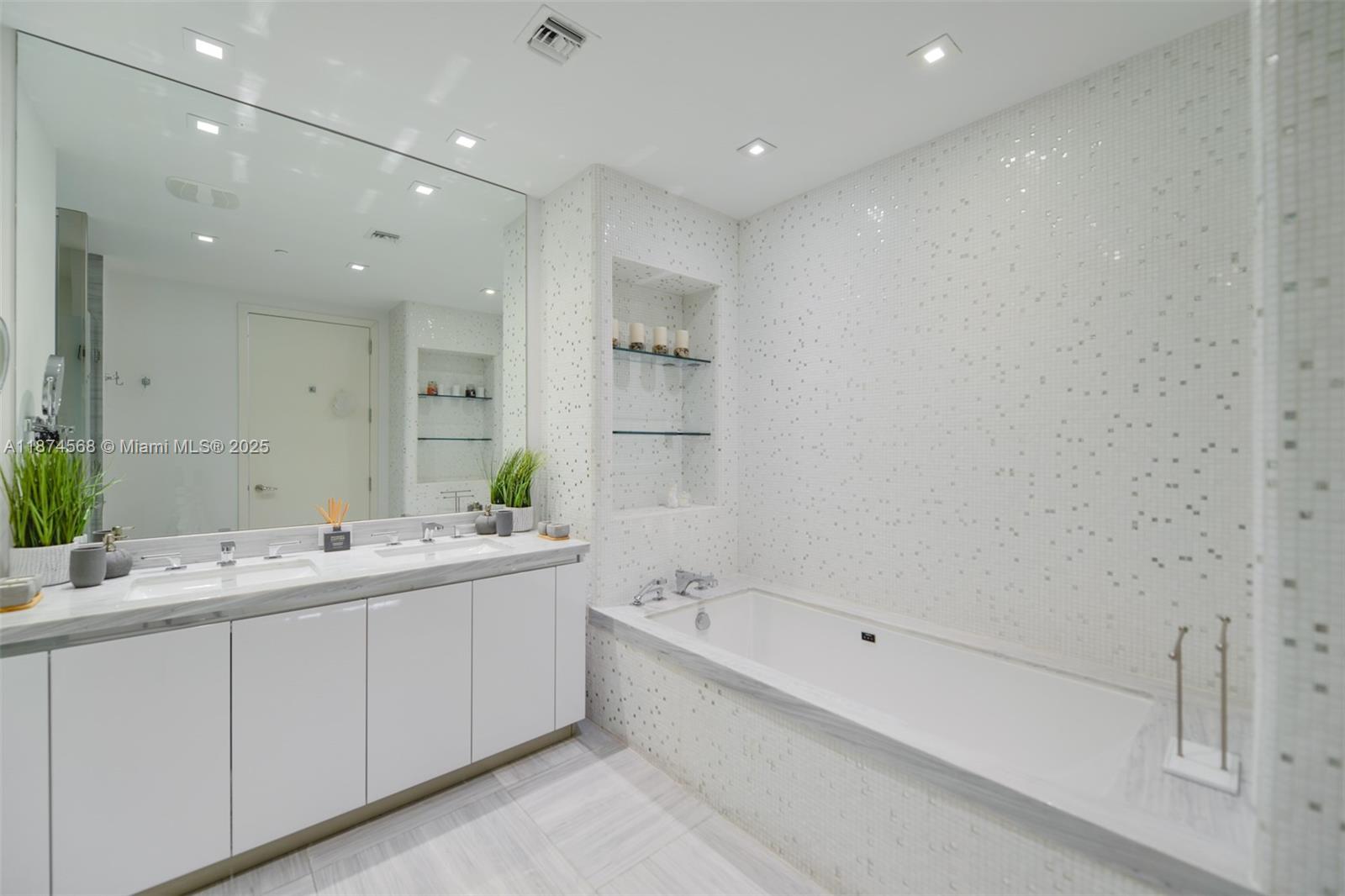 image Jade Signature22
