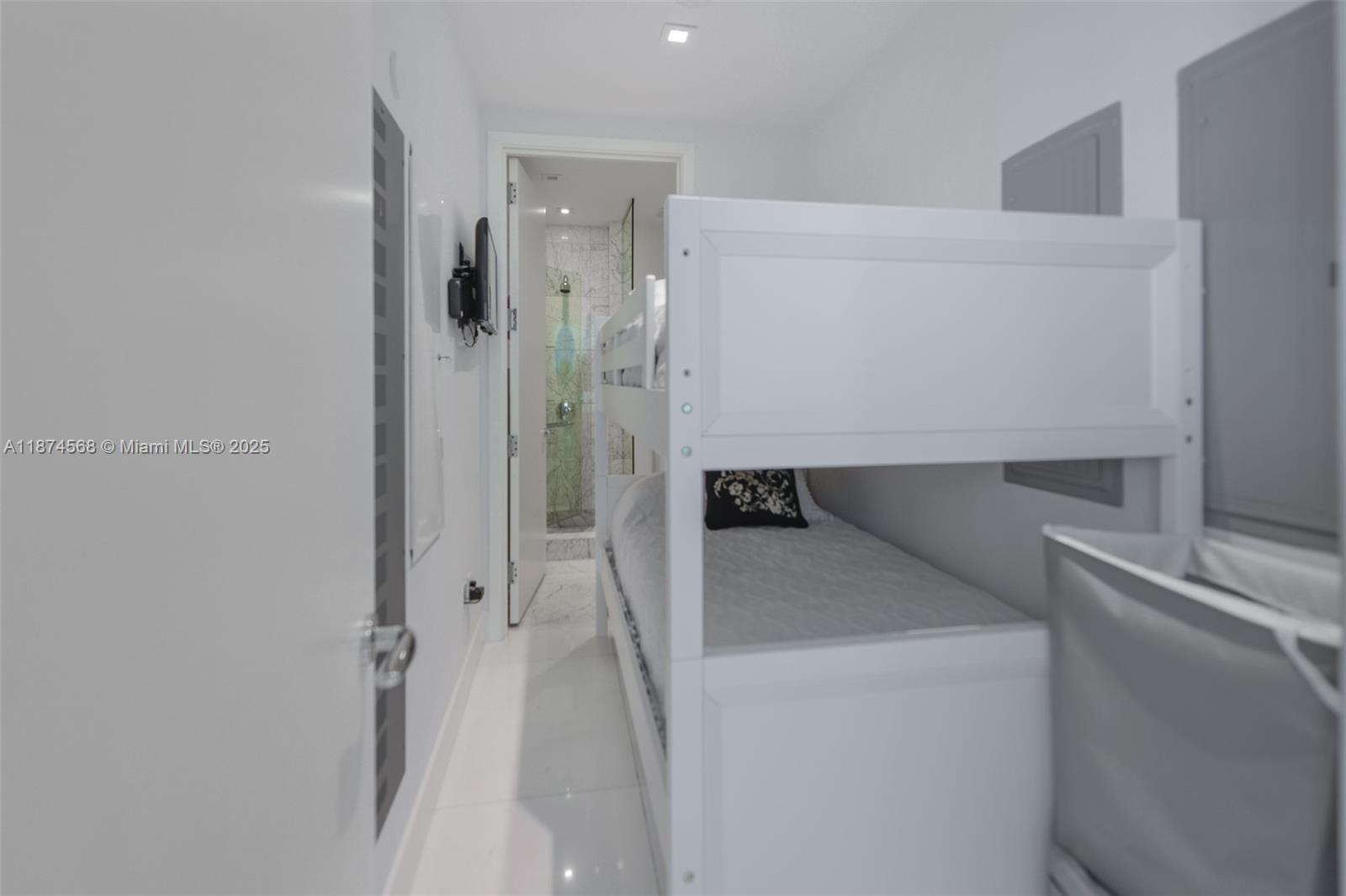 image Jade Signature32