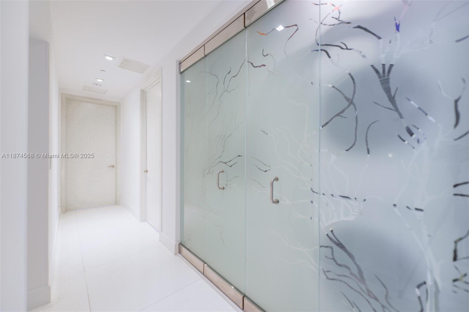 image Jade Signature35
