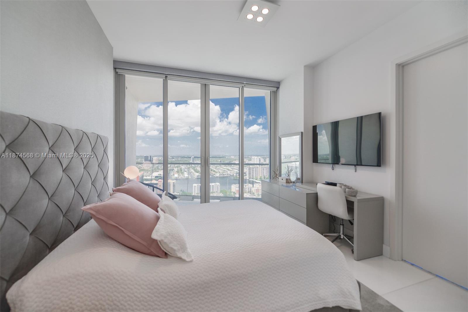image Jade Signature37