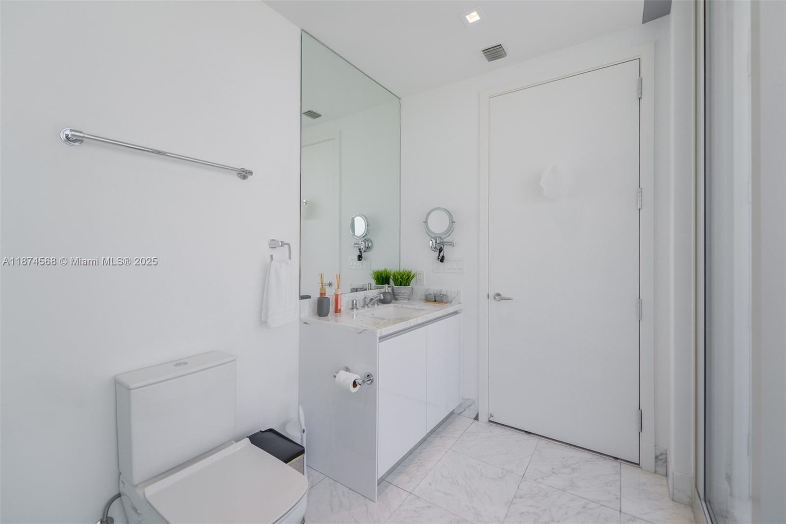 image Jade Signature39