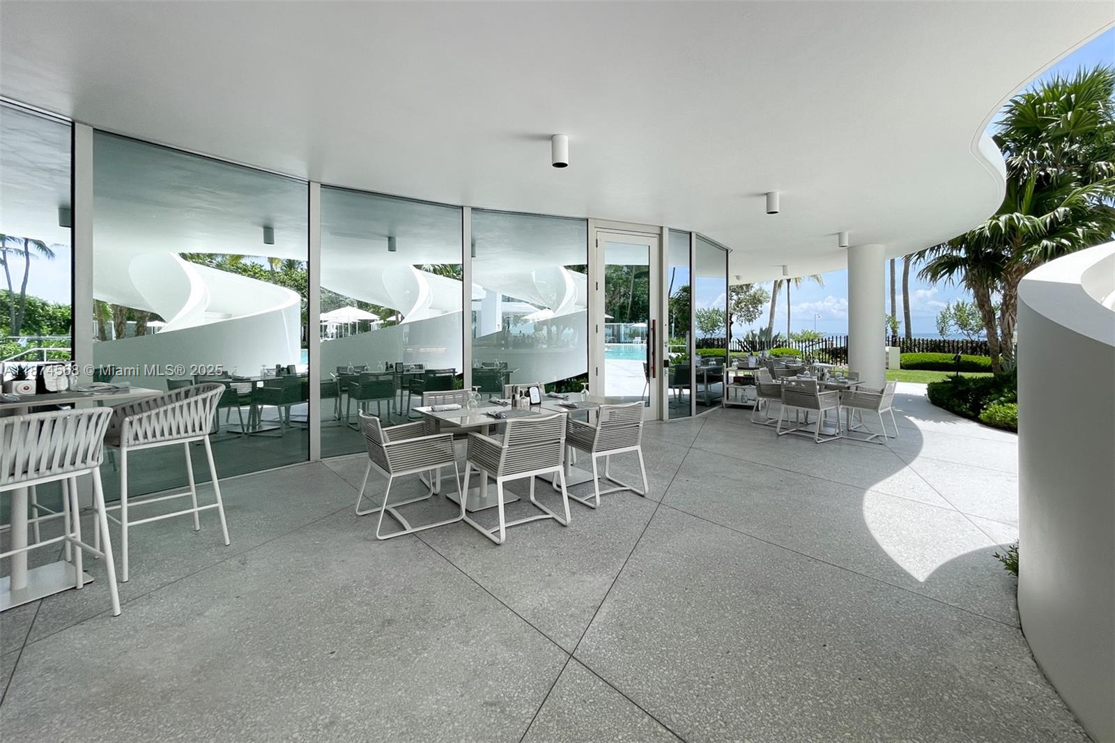 image Jade Signature67