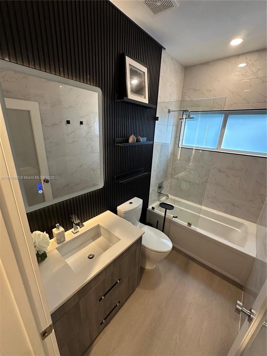 7700 Coquina Dr North Bay Village, FL 33141