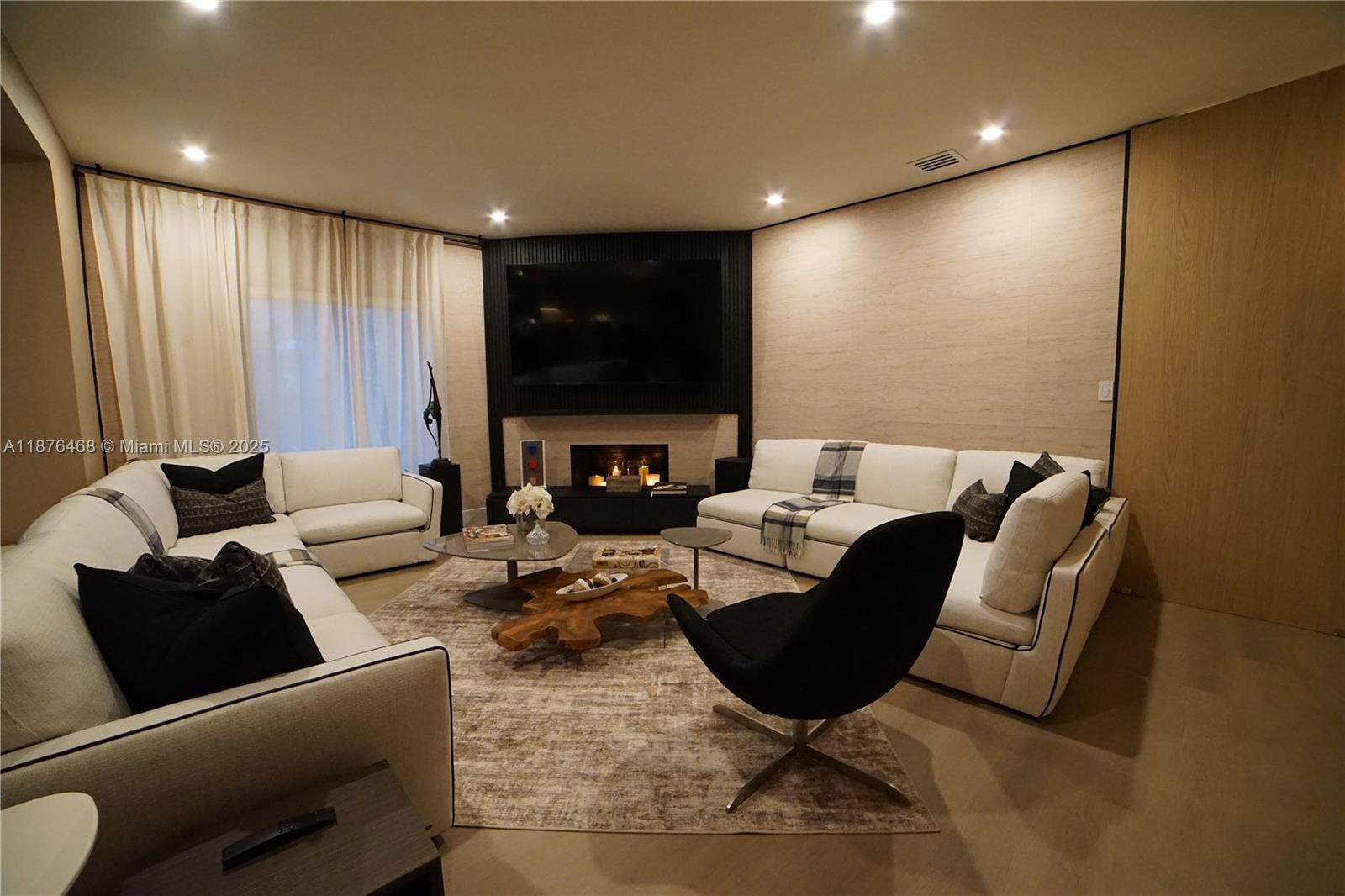 7700 Coquina Dr North Bay Village, FL 33141