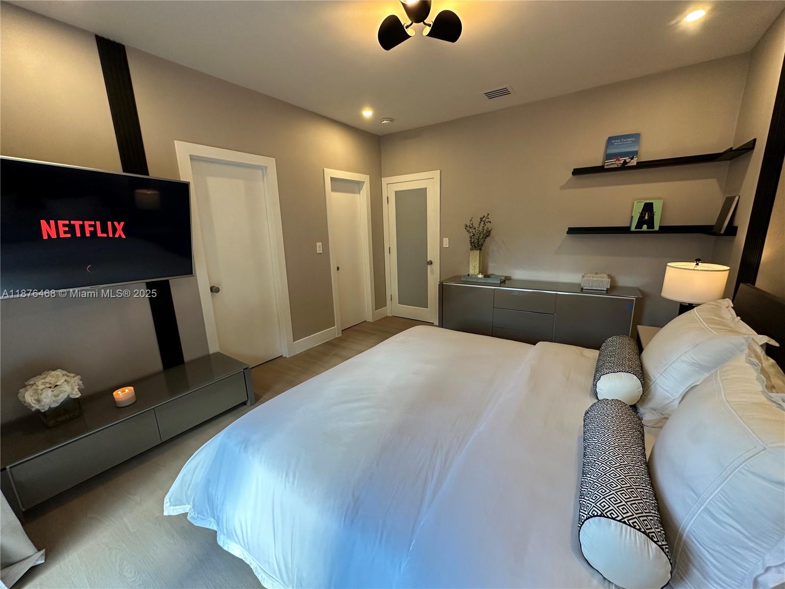 7700 Coquina Dr North Bay Village, FL 33141