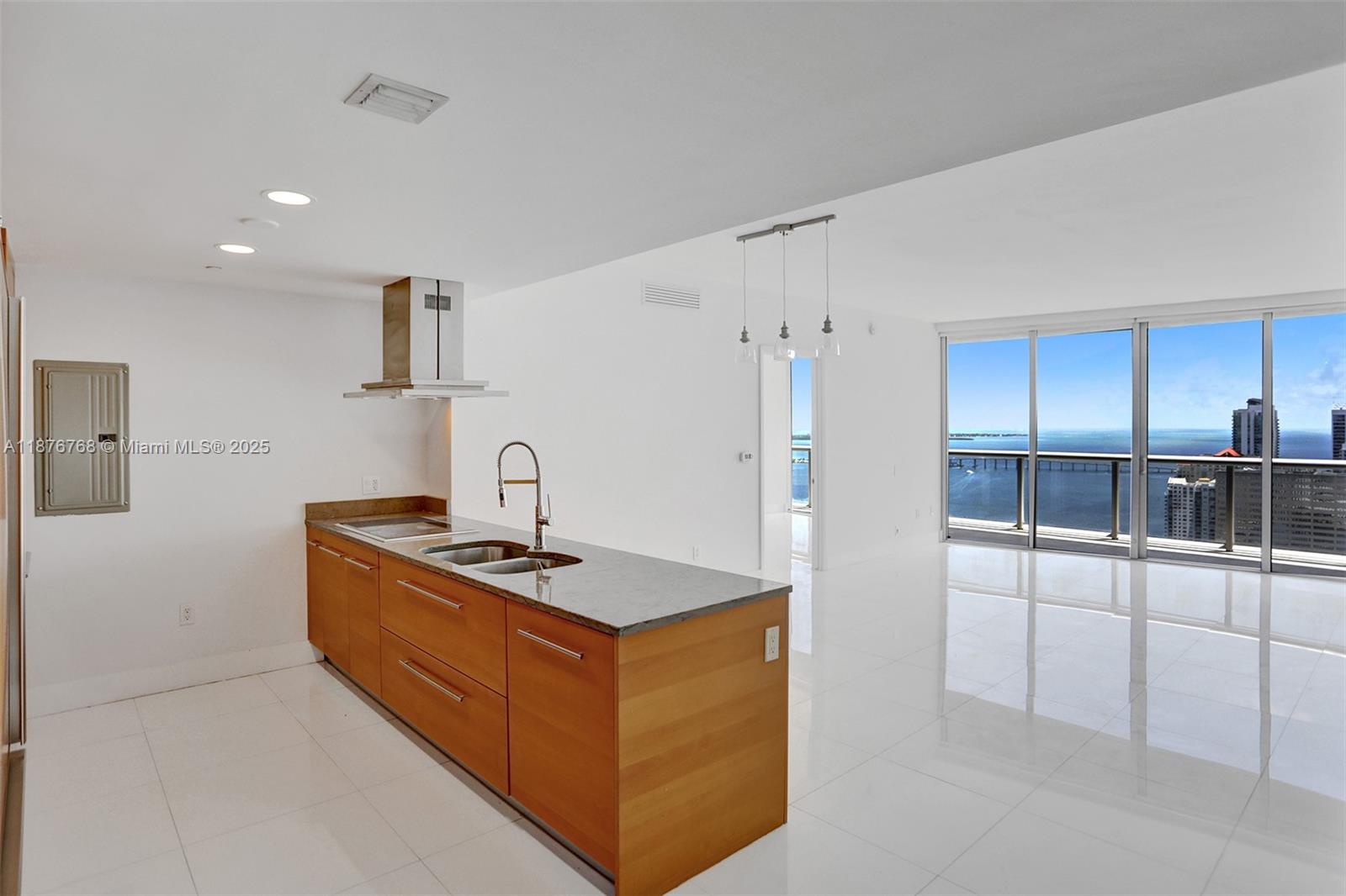 495 Brickell Ave #4405