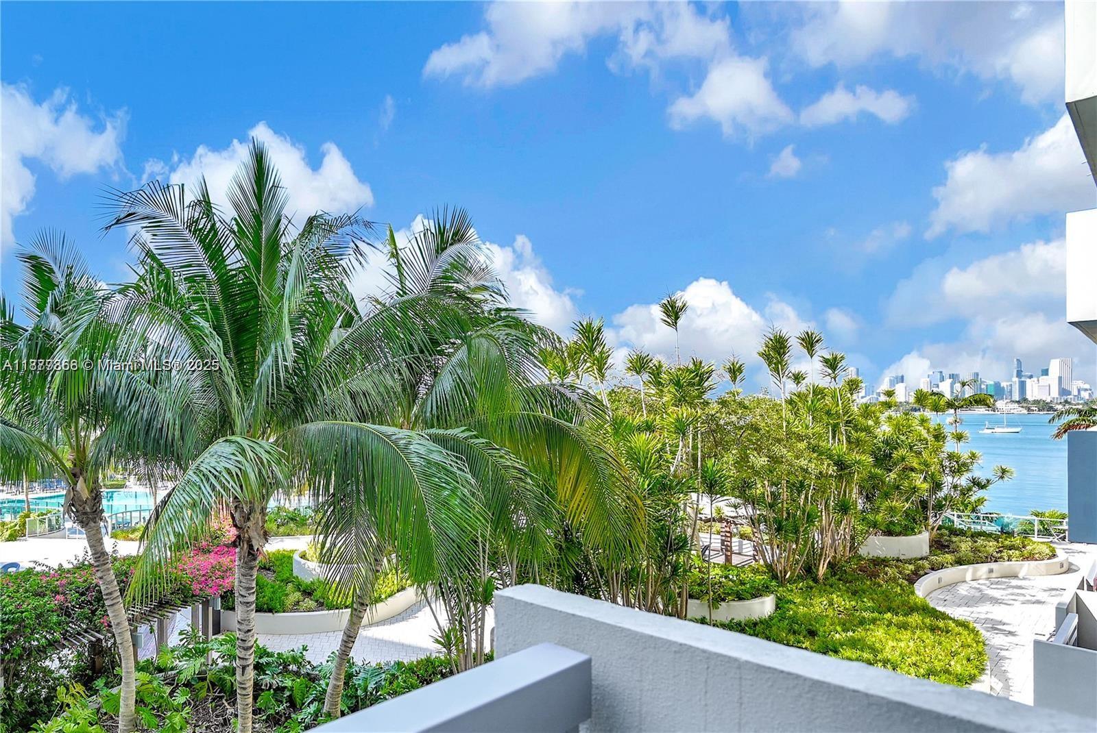 image Flamingo South Beach36