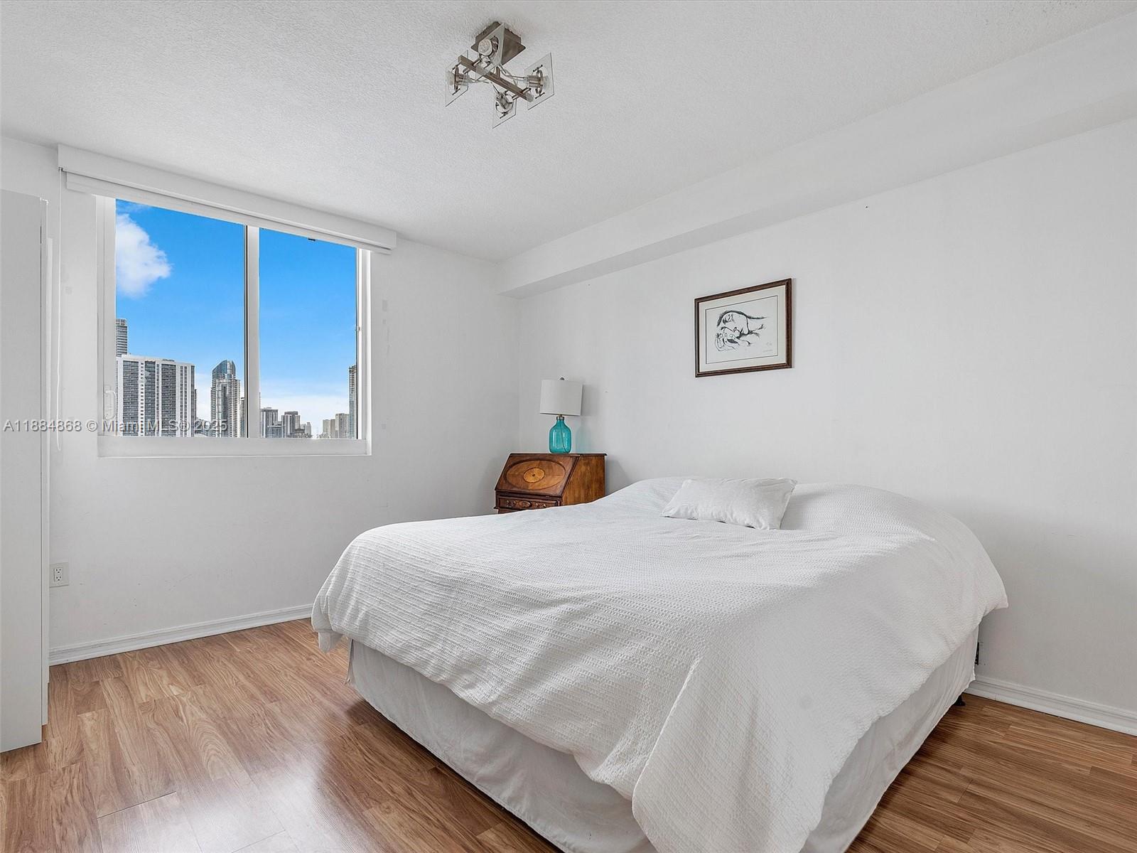 image 1800 Biscayne Plaza Condo16