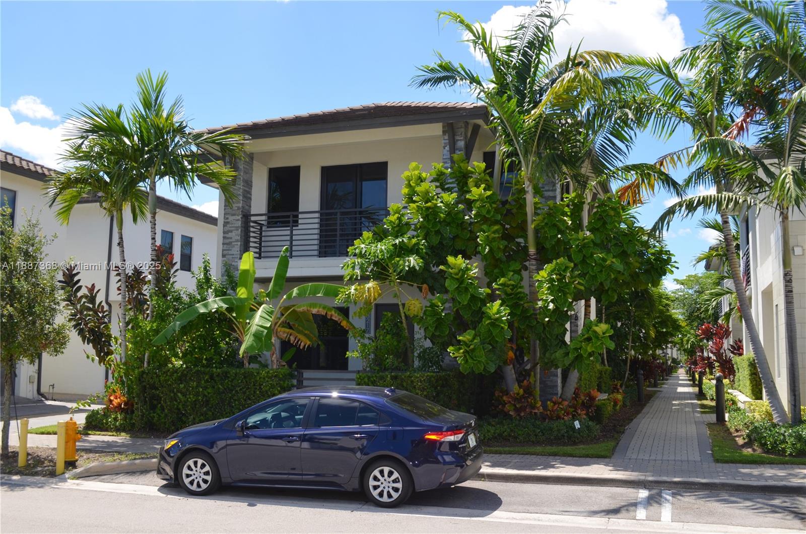 8217 NW 46th St