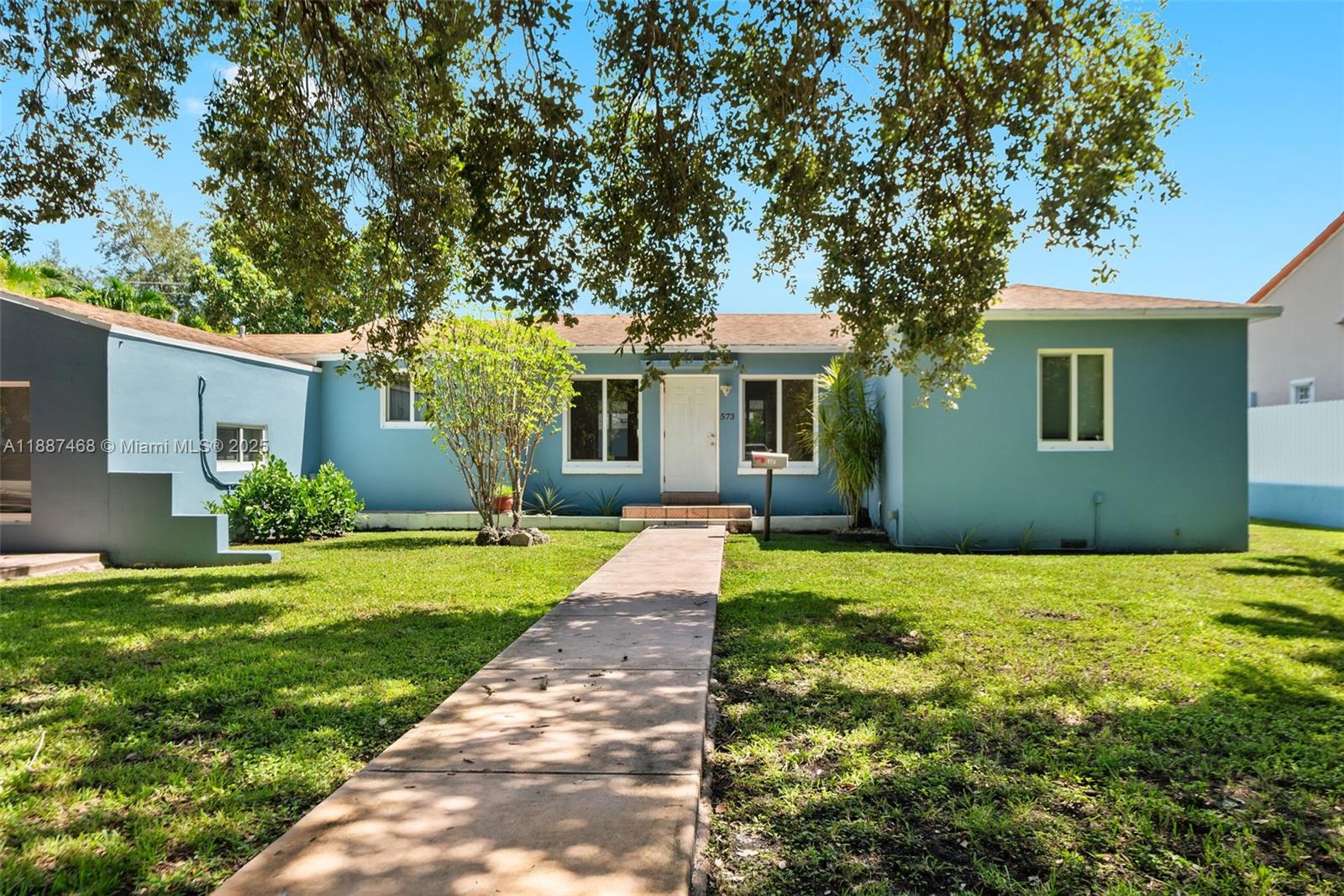 573 Palmetto Dr