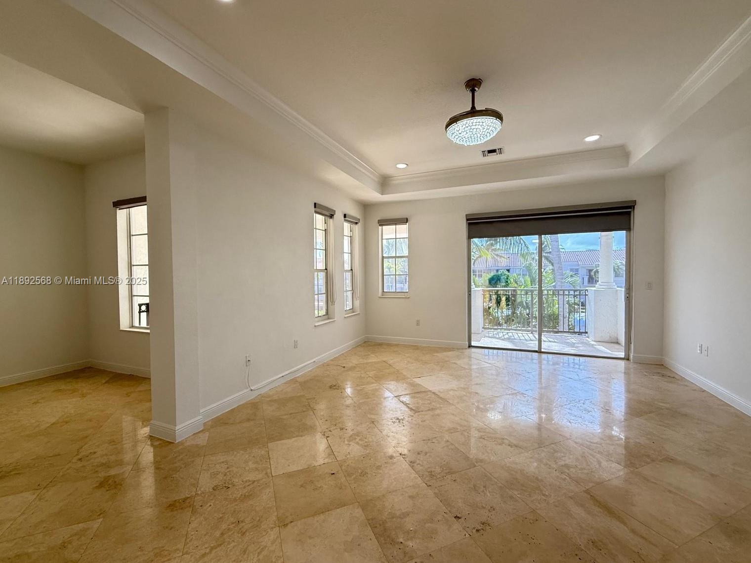 996 Sanibel Dr Hollywood, FL 33019