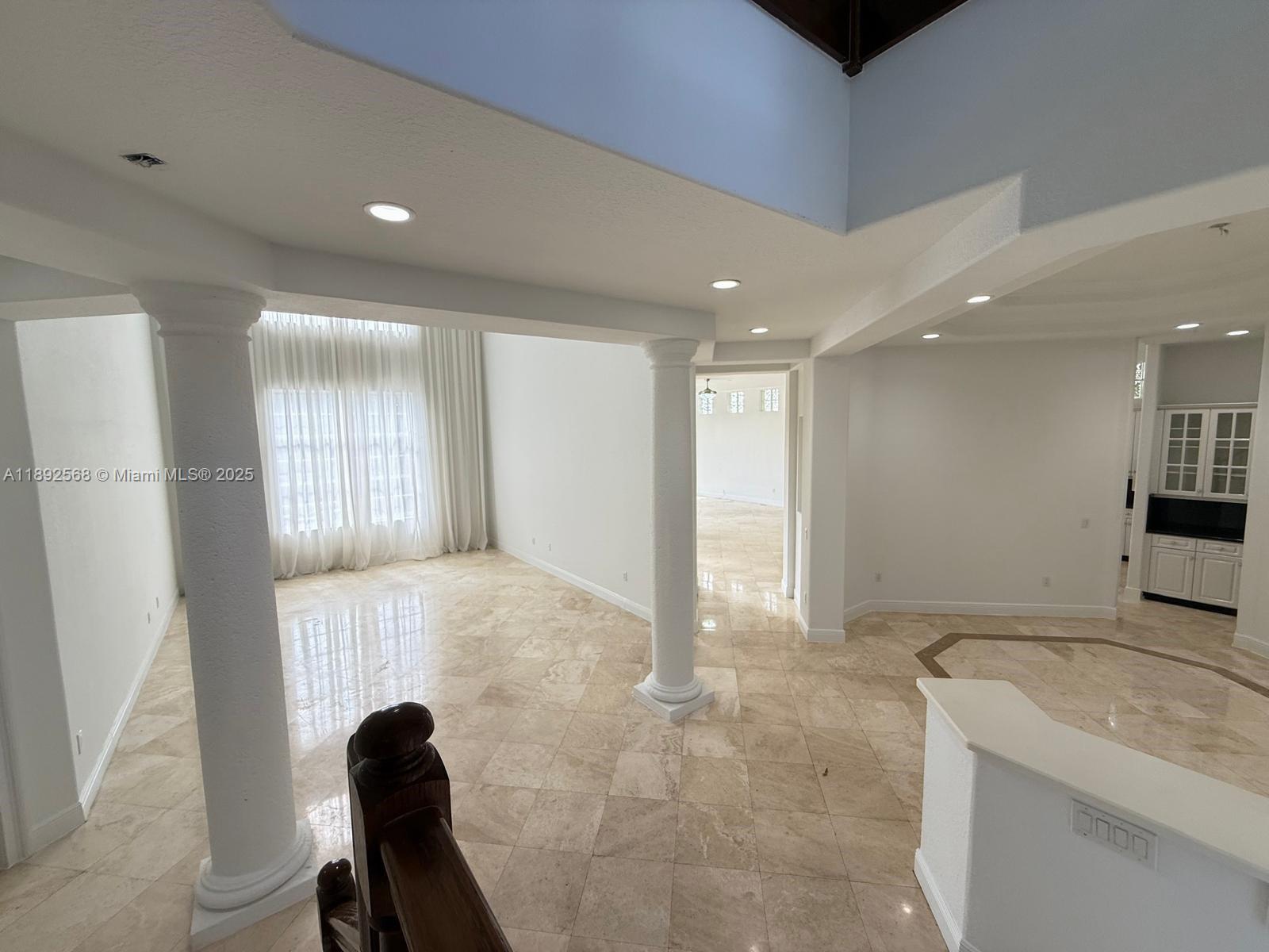 996 Sanibel Dr Hollywood, FL 33019