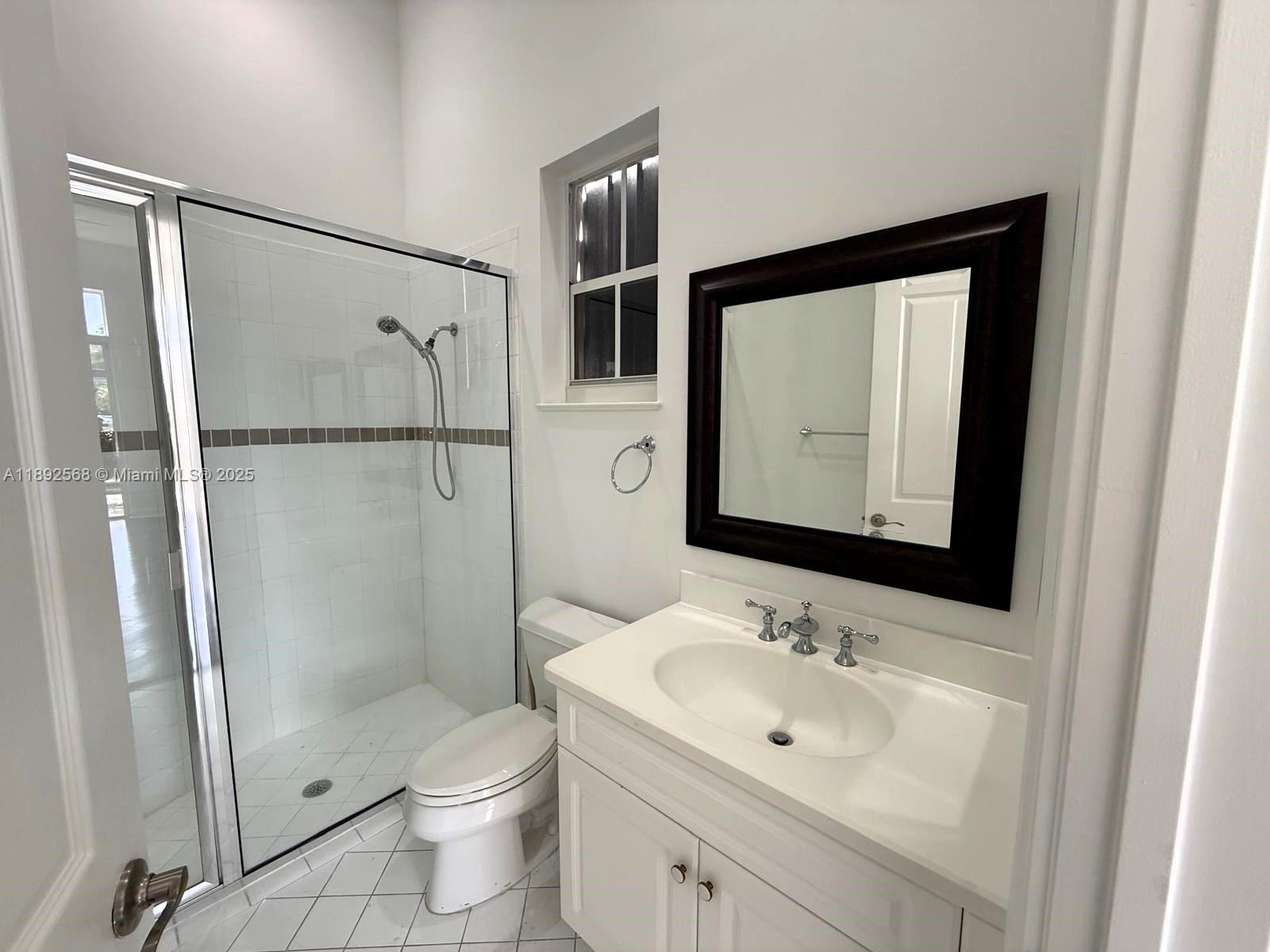 996 Sanibel Dr Hollywood, FL 33019