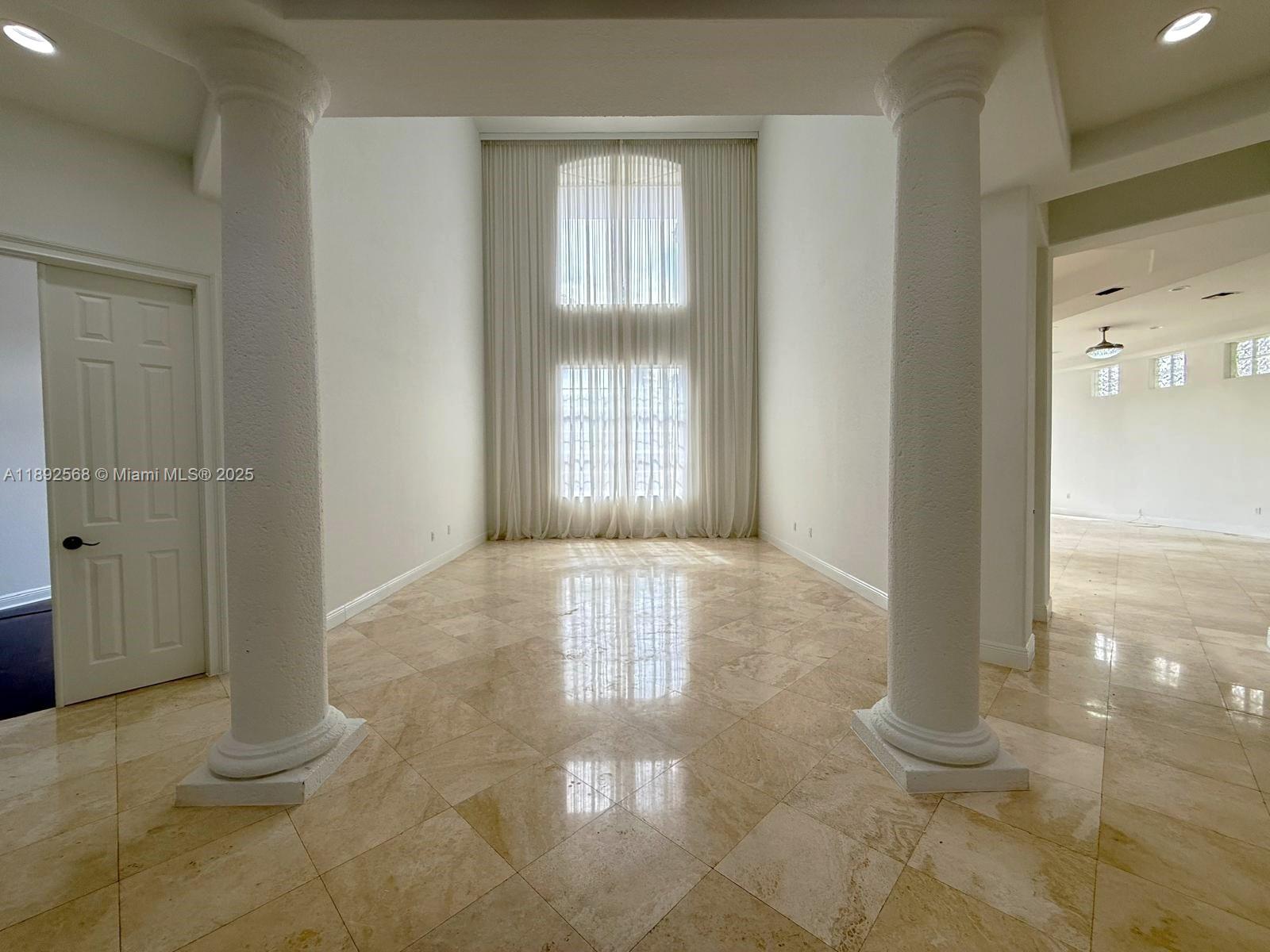 996 Sanibel Dr Hollywood, FL 33019