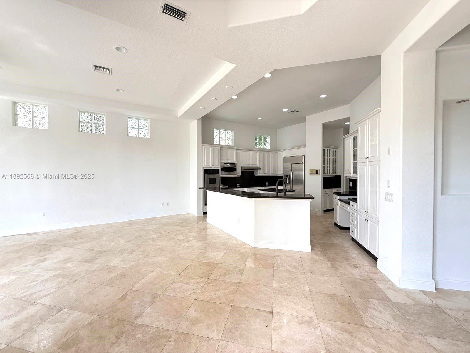 996 Sanibel Dr Hollywood, FL 33019