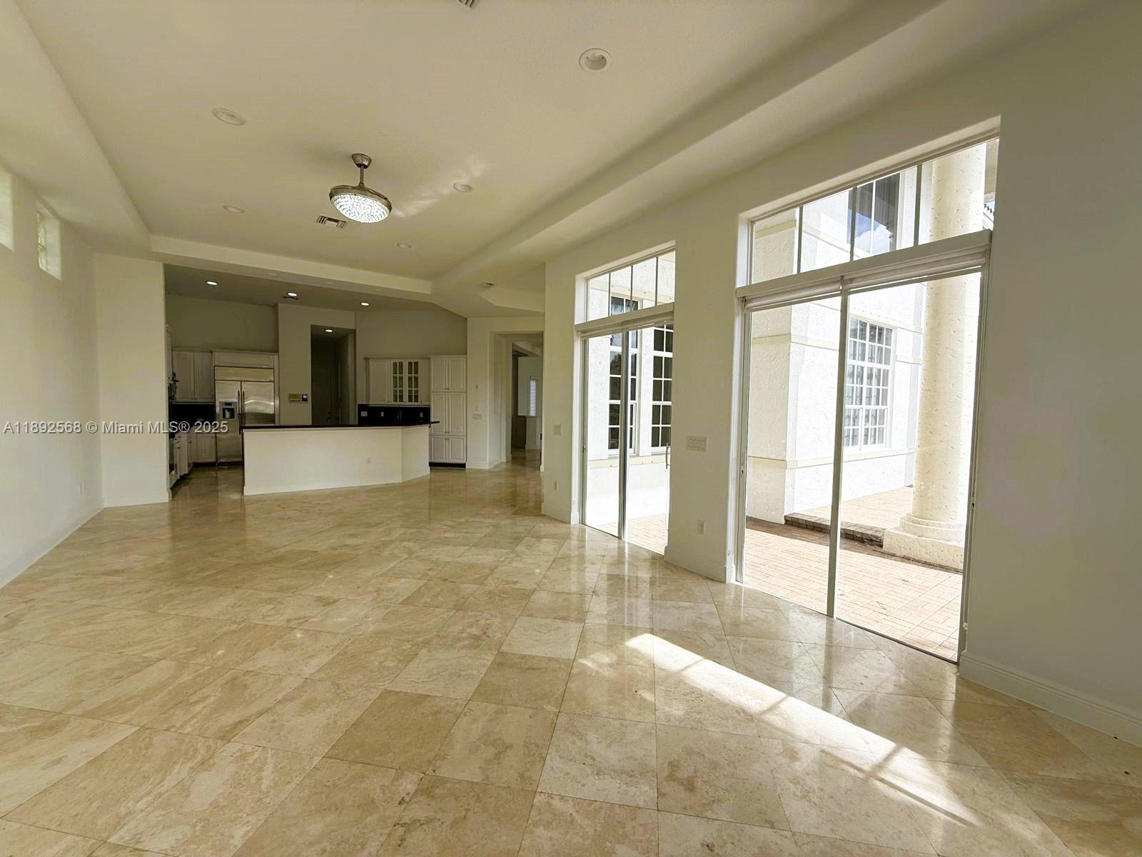 996 Sanibel Dr Hollywood, FL 33019