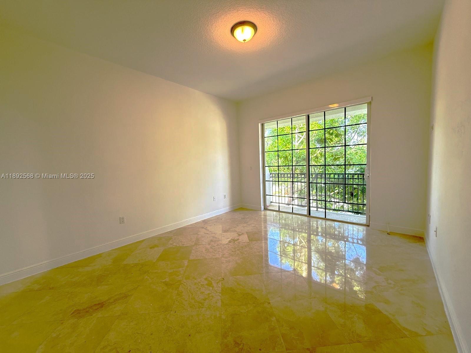 996 Sanibel Dr Hollywood, FL 33019