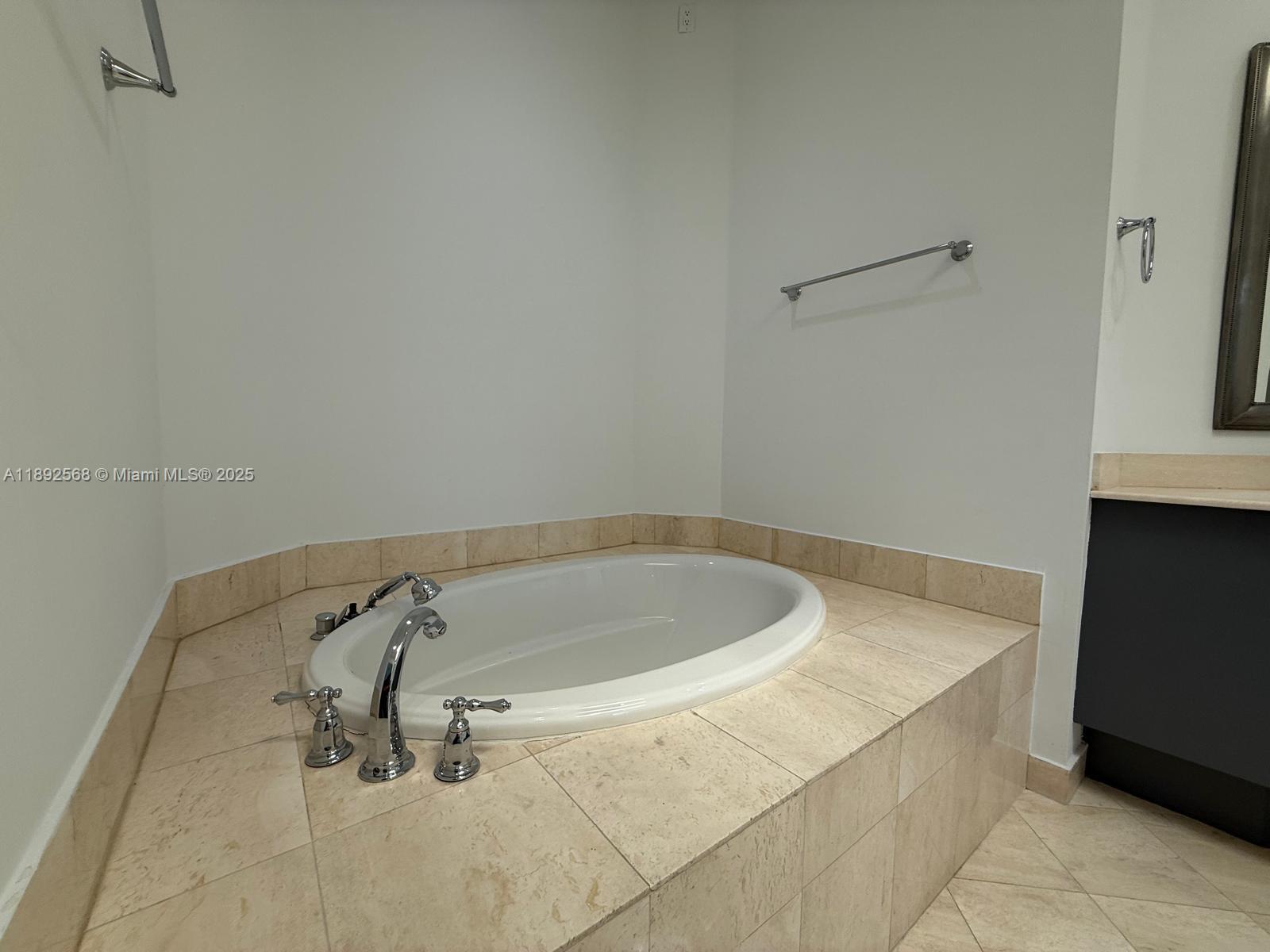 996 Sanibel Dr Hollywood, FL 33019