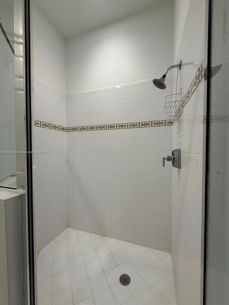 996 Sanibel Dr Hollywood, FL 33019