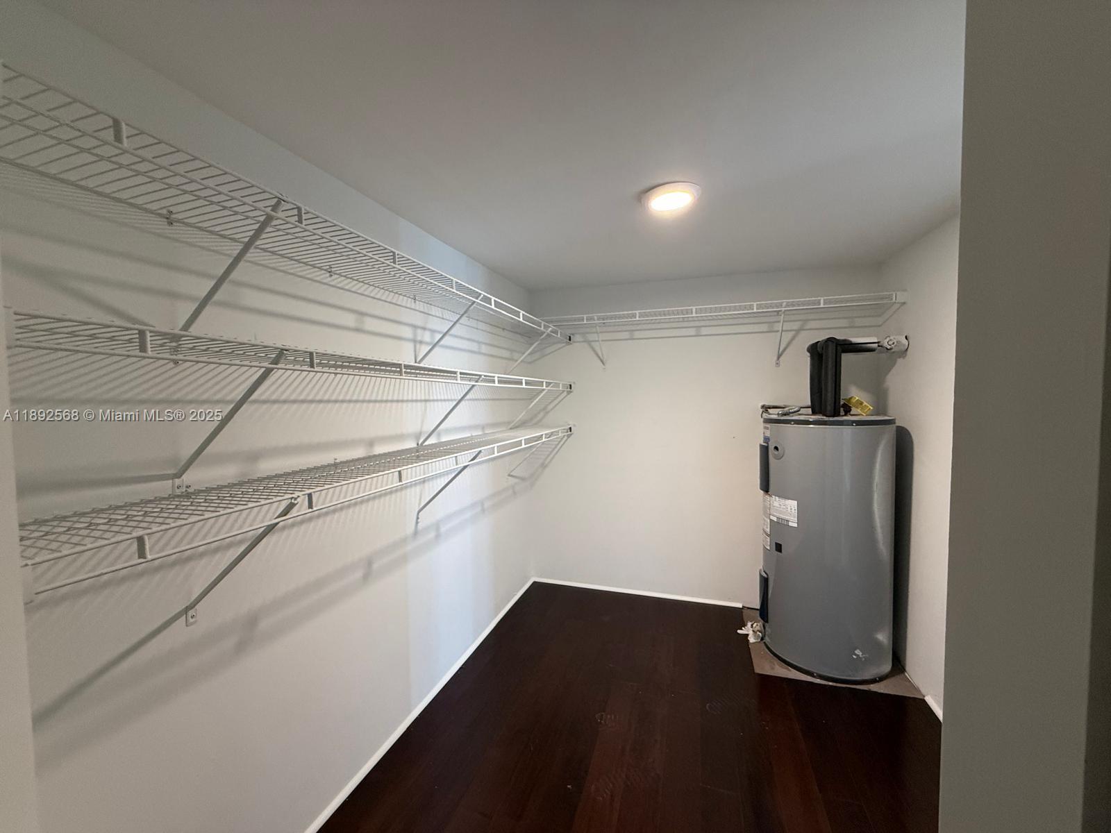 996 Sanibel Dr Hollywood, FL 33019