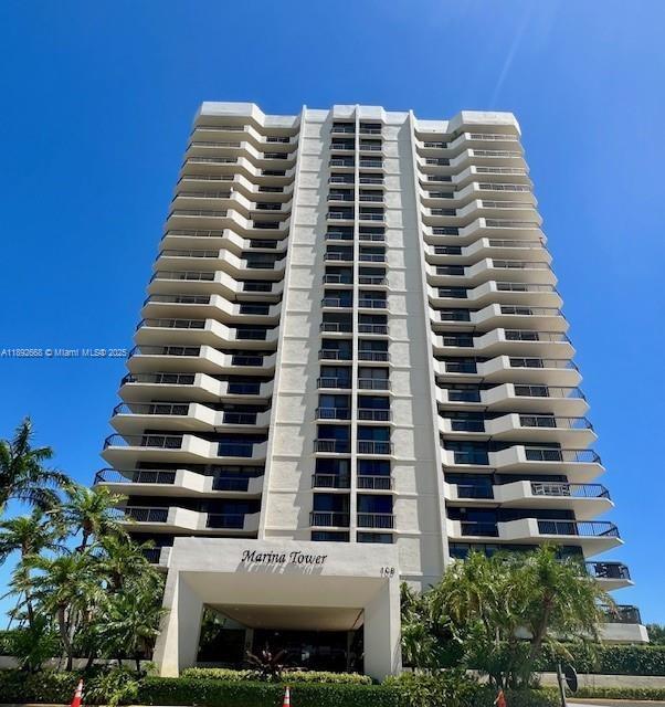 108 Lakeshore Dr #338
