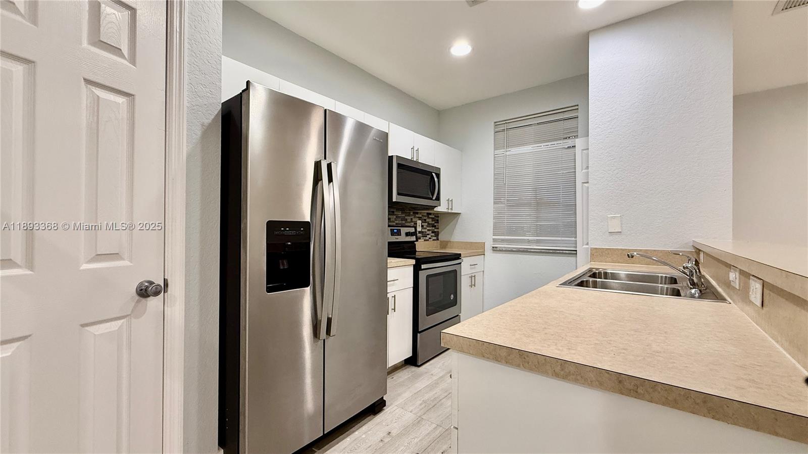 1976 SW 60th Ter North Lauderdale, FL 33068