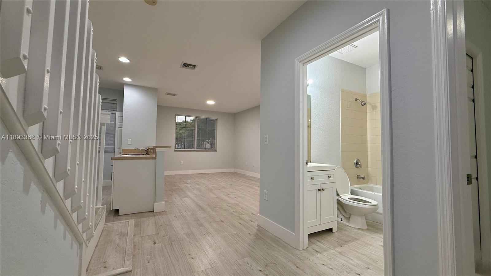 1976 SW 60th Ter North Lauderdale, FL 33068