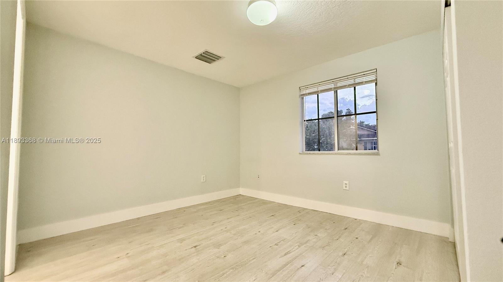 1976 SW 60th Ter North Lauderdale, FL 33068