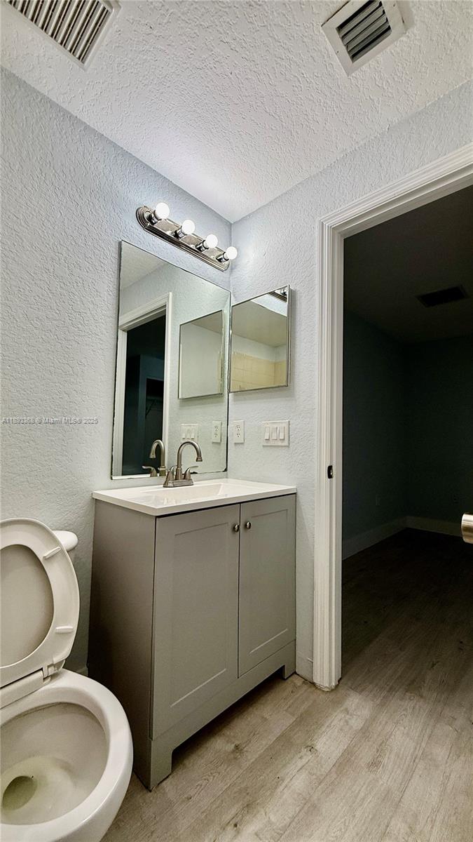 1976 SW 60th Ter North Lauderdale, FL 33068