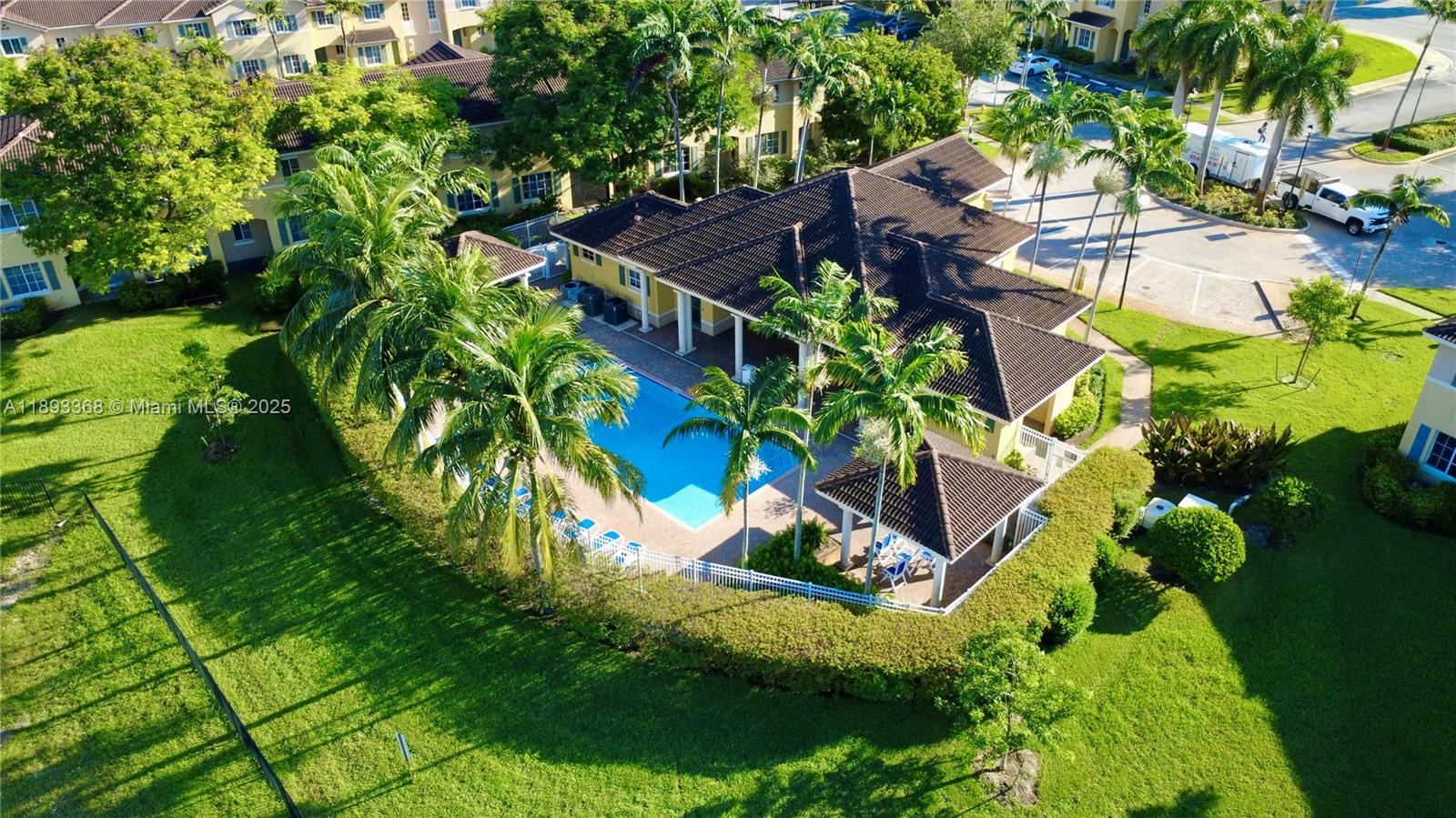 1976 SW 60th Ter North Lauderdale, FL 33068