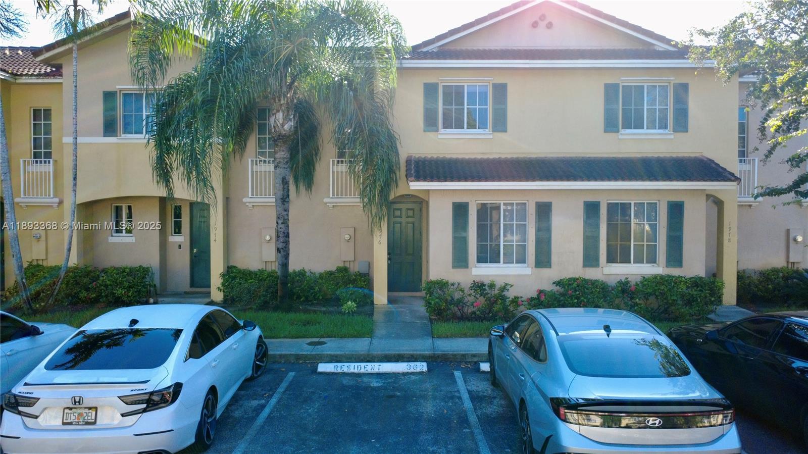 1976 SW 60th Ter North Lauderdale, FL 33068