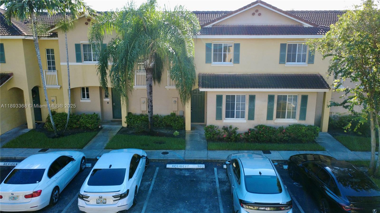 1976 SW 60th Ter North Lauderdale, FL 33068