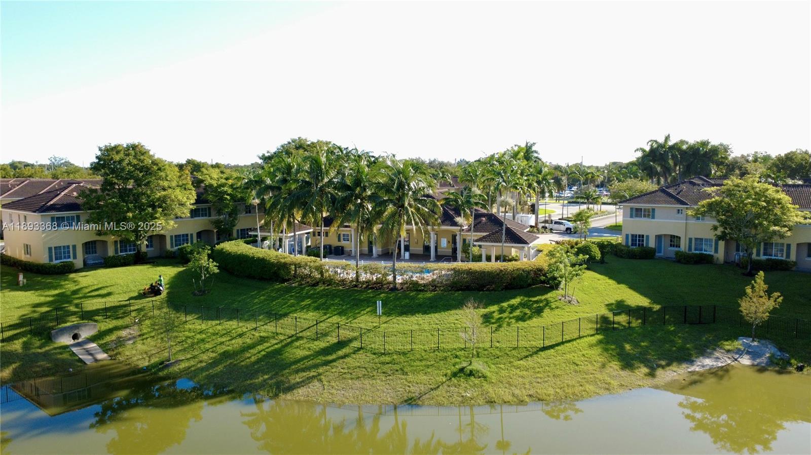 1976 SW 60th Ter North Lauderdale, FL 33068