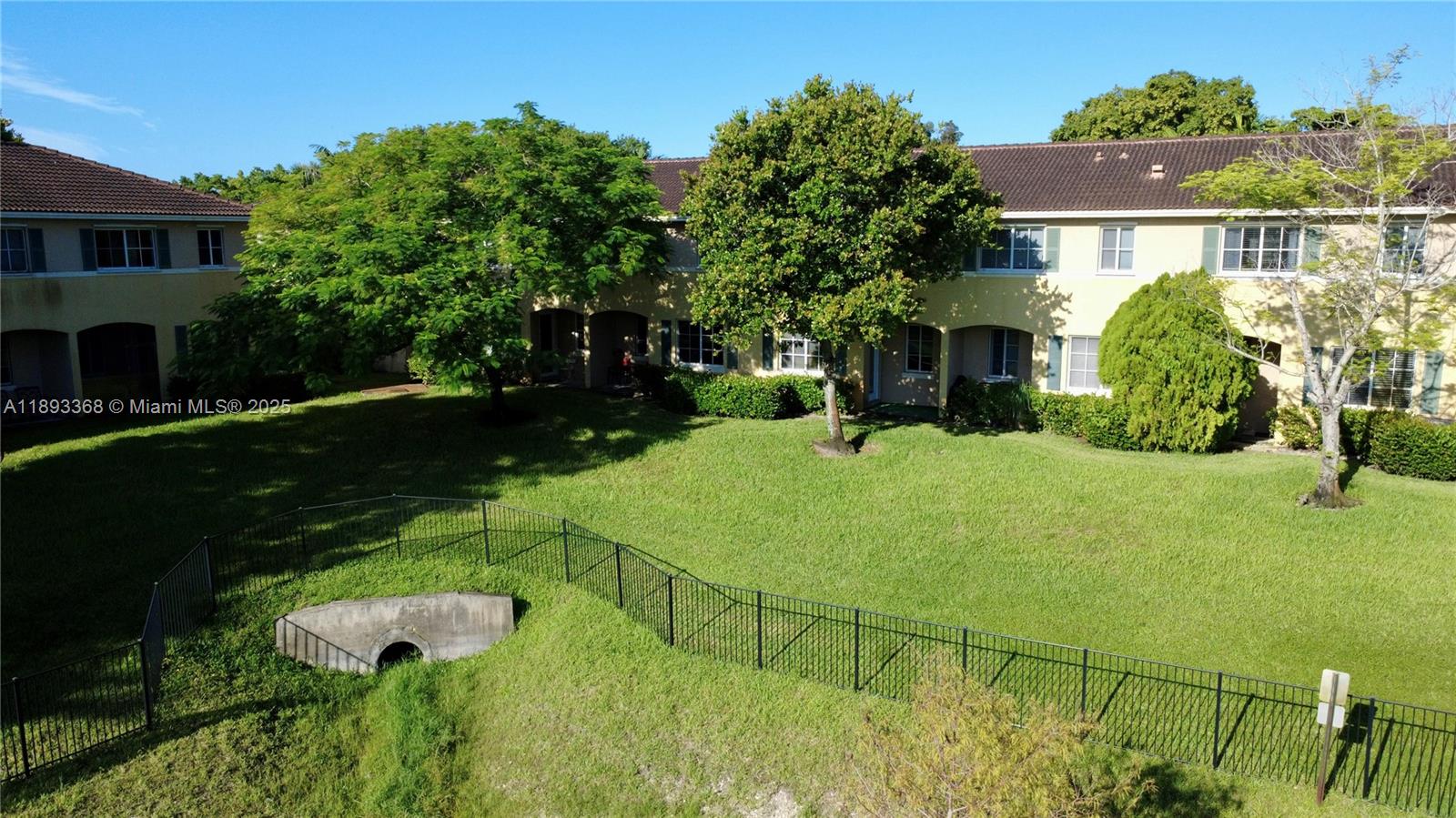 1976 SW 60th Ter North Lauderdale, FL 33068