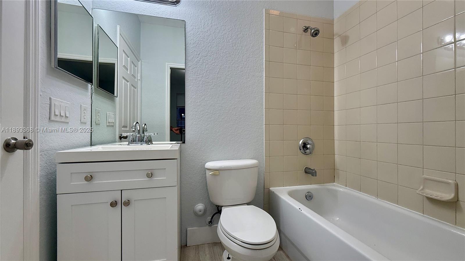 1976 SW 60th Ter North Lauderdale, FL 33068