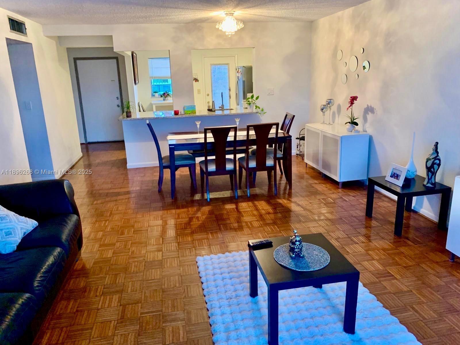 319 NE 14th Ave #702