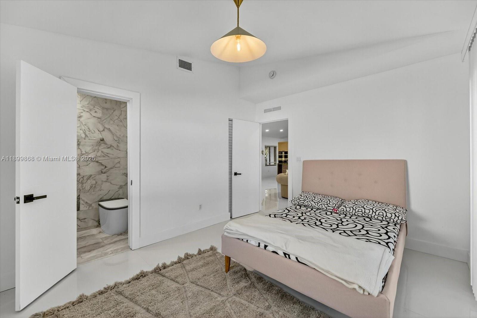 125 NE 107th St Miami Shores, FL 33161 125 NE 107th St Miami Shores, FL 33161