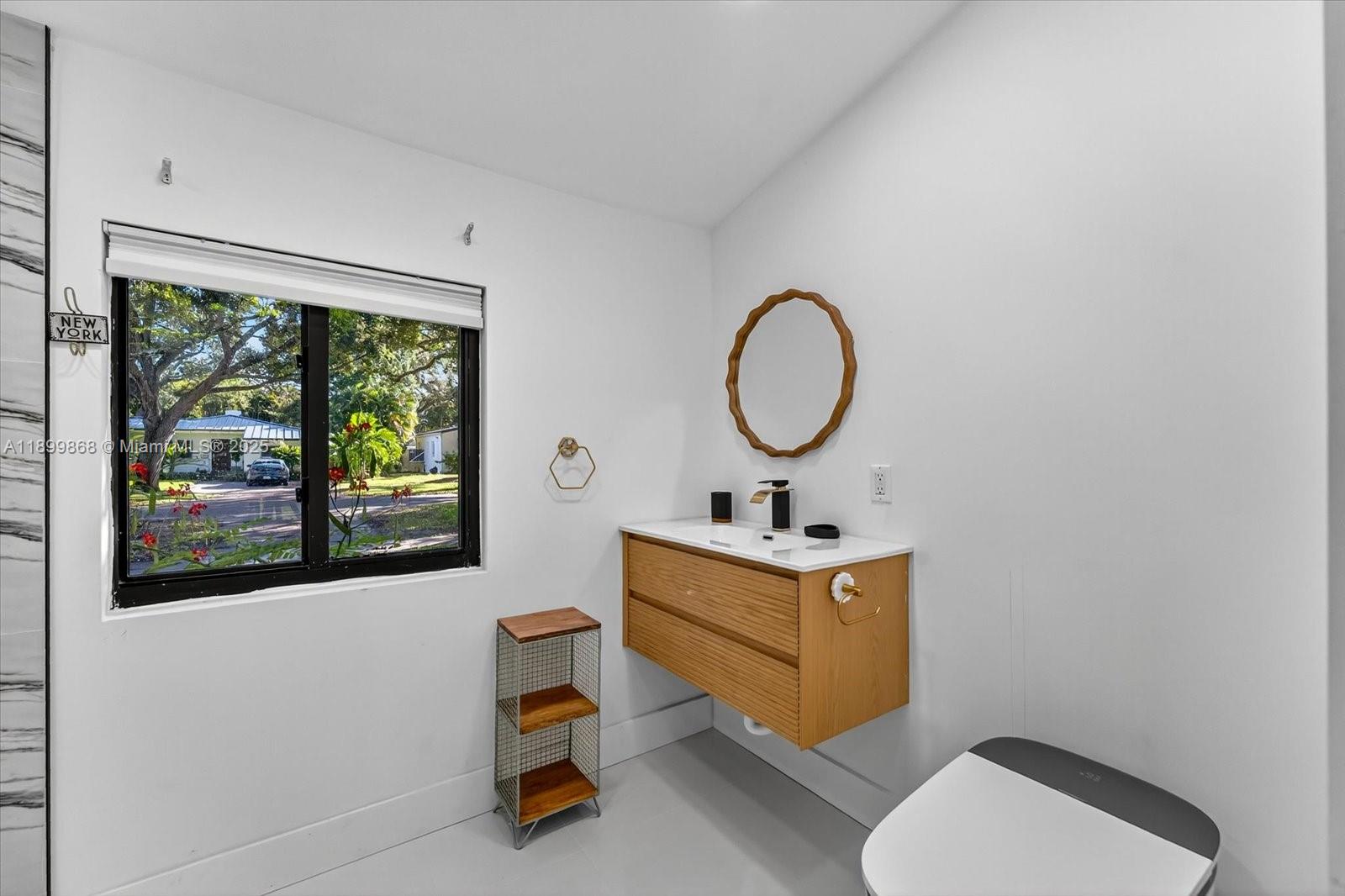 125 NE 107th St Miami Shores, FL 33161 125 NE 107th St Miami Shores, FL 33161