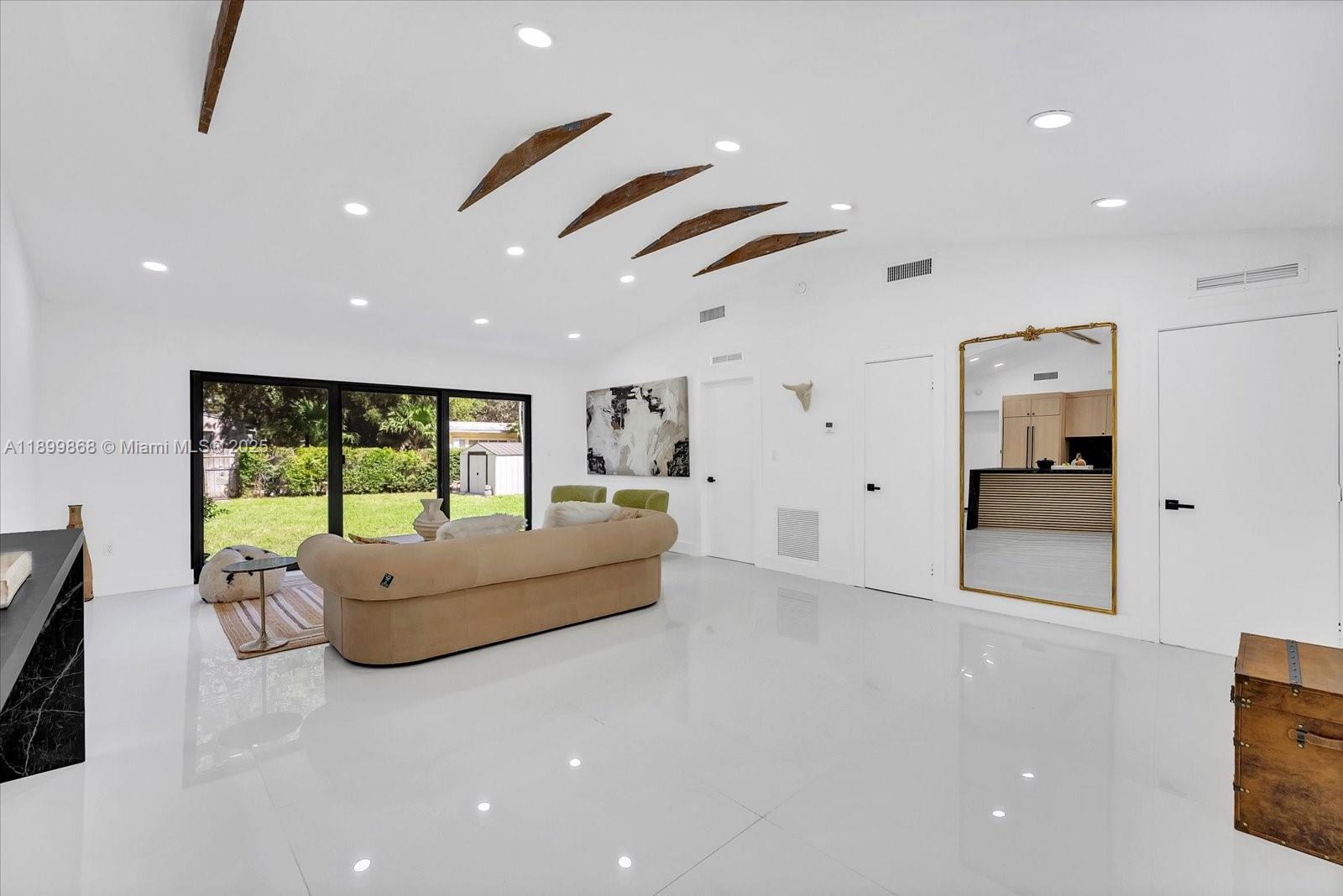 125 NE 107th St Miami Shores, FL 33161 125 NE 107th St Miami Shores, FL 33161