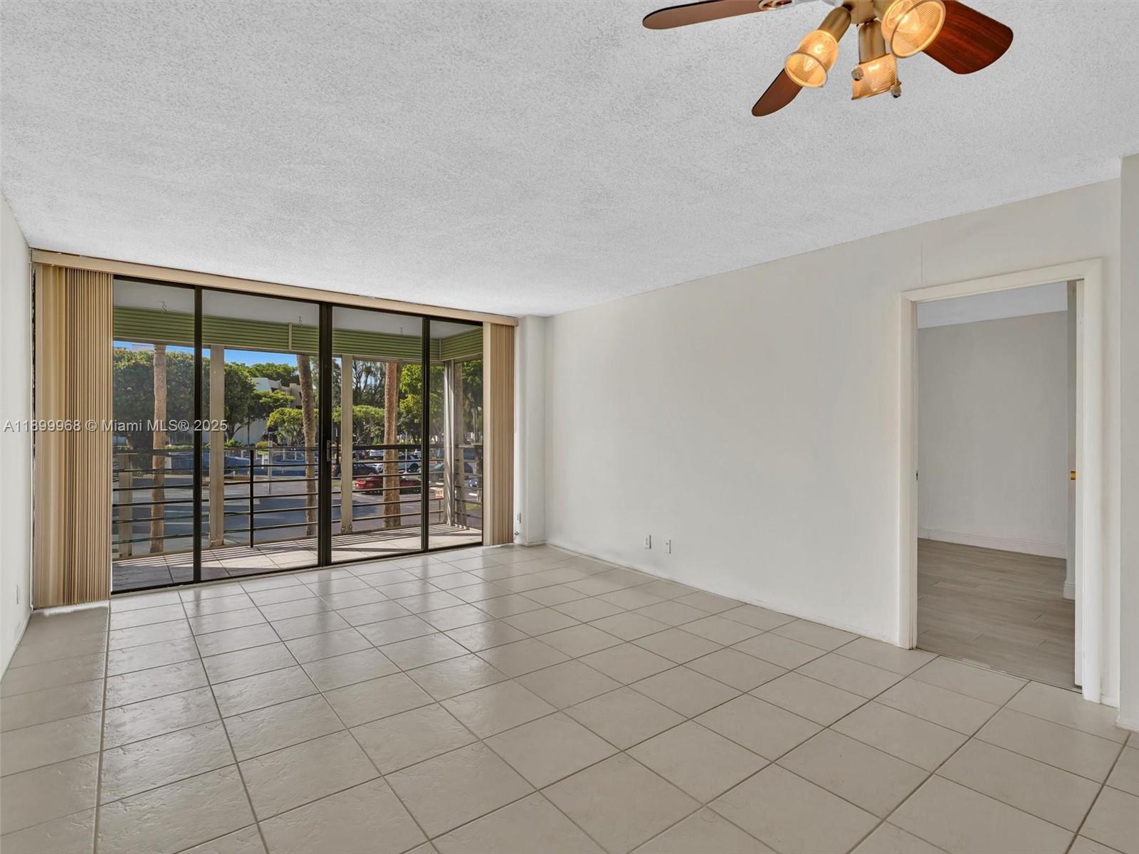 20500 W Country Clb Dr #203